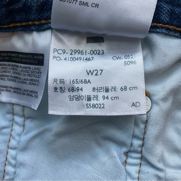 Levi’s Denim Shorts | Size 27 | Medium Wash - Picture 4 of 9